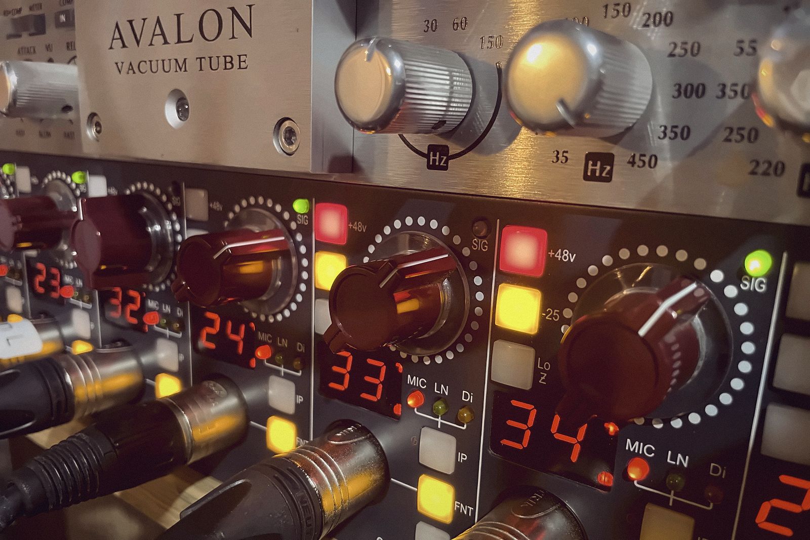 Avalon VT-737 — valve stage and equalisation